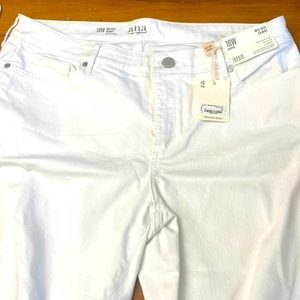 Mid rise skinny jeans